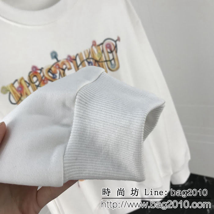 MOS莫斯奇諾 18ss 小熊彩燈耶誕節限量款圓領衛衣 純棉加絨面料 保暖性高 高版本男女同款 ydi2351